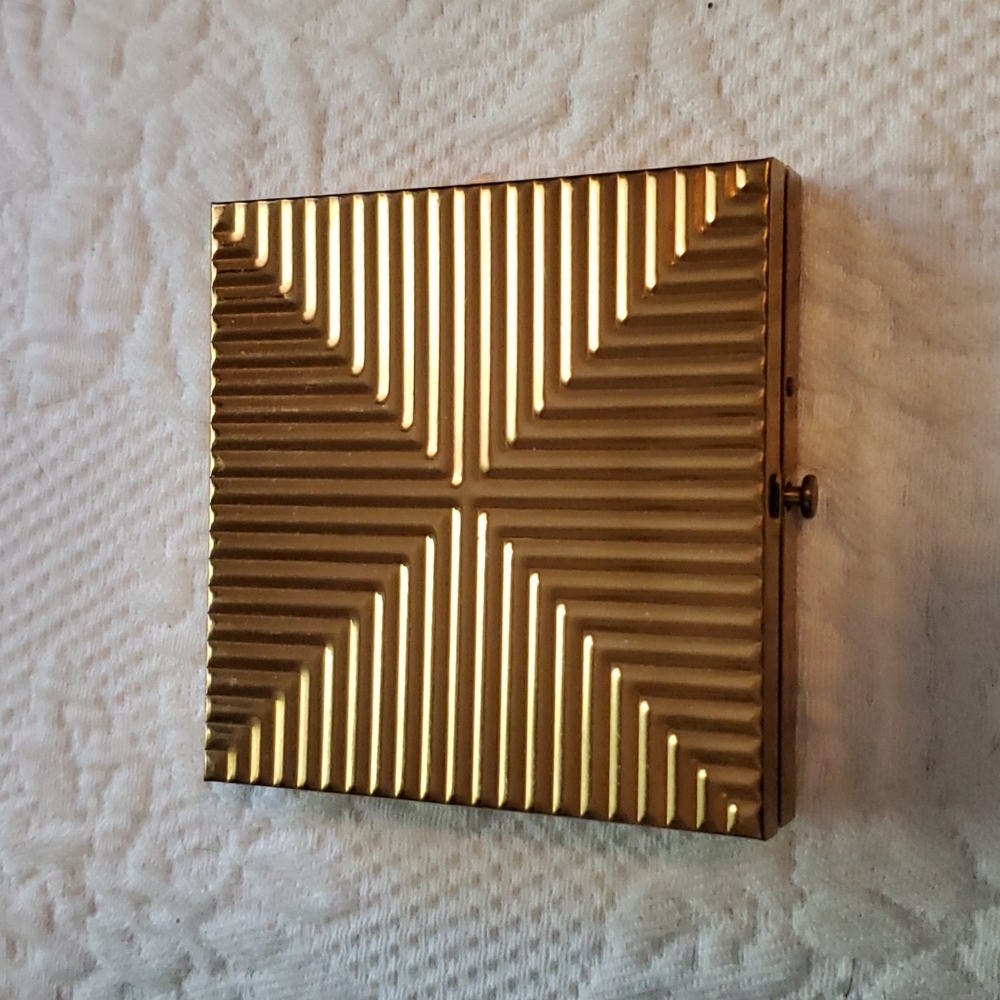 Vintage Dorset Fifth Avenue Compact